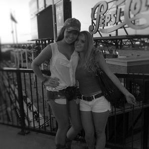 Meet your Posher, Caitlin